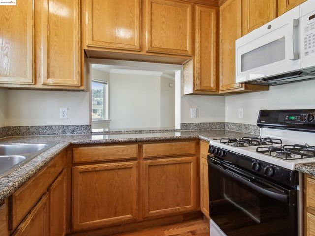 2141 94Th Ave, Oakland, CA 94603