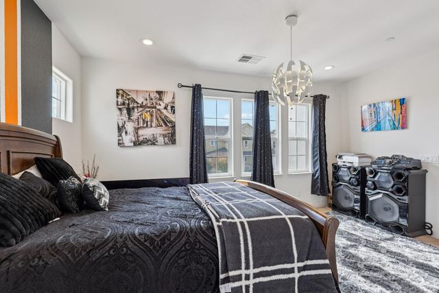 2371 Rio Grande Dr, Tracy, CA 95377