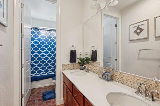 2371 Rio Grande Dr, Tracy, CA 95377