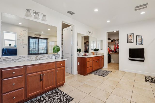 2371 Rio Grande Dr, Tracy, CA 95377