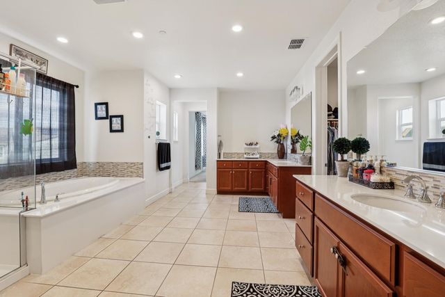 2371 Rio Grande Dr, Tracy, CA 95377