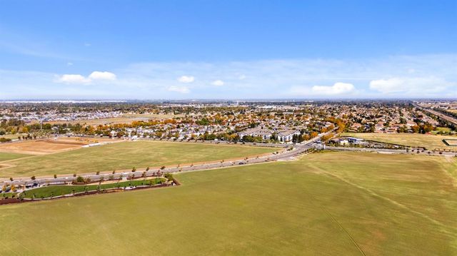 2371 Rio Grande Dr, Tracy, CA 95377