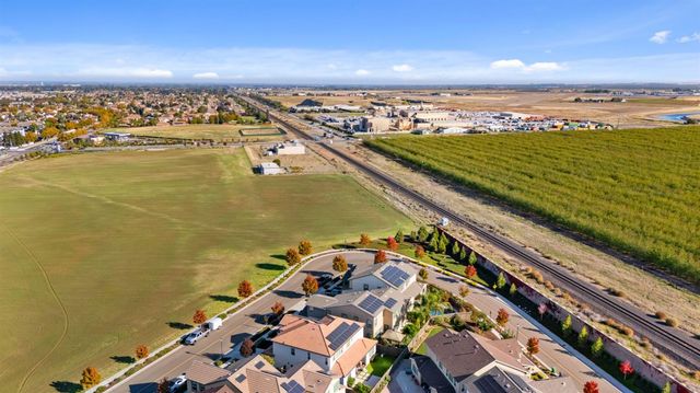 2371 Rio Grande Dr, Tracy, CA 95377