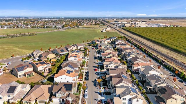 2371 Rio Grande Dr, Tracy, CA 95377