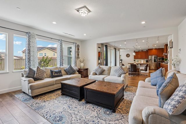 2371 Rio Grande Dr, Tracy, CA 95377