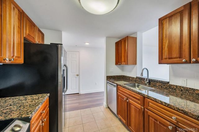 300 E Overlook 534, Port Washington, NY 11050
