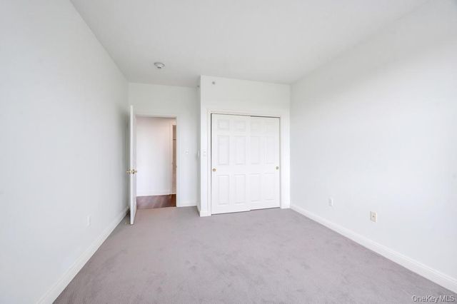 300 E Overlook 534, Port Washington, NY 11050