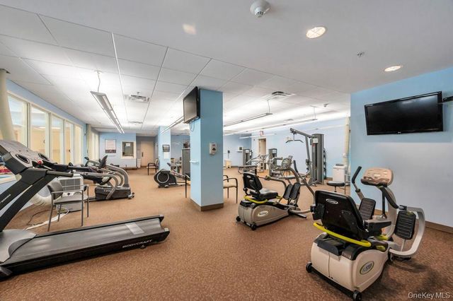 300 E Overlook 534, Port Washington, NY 11050