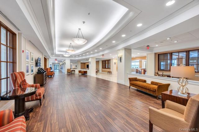 300 E Overlook 534, Port Washington, NY 11050