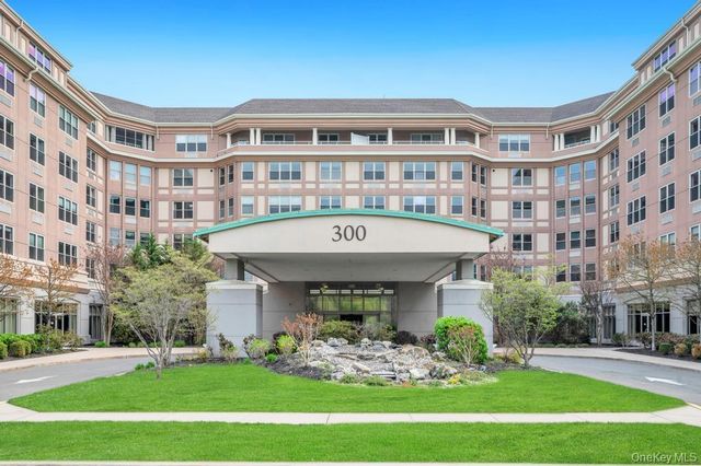 300 E Overlook 534, Port Washington, NY 11050