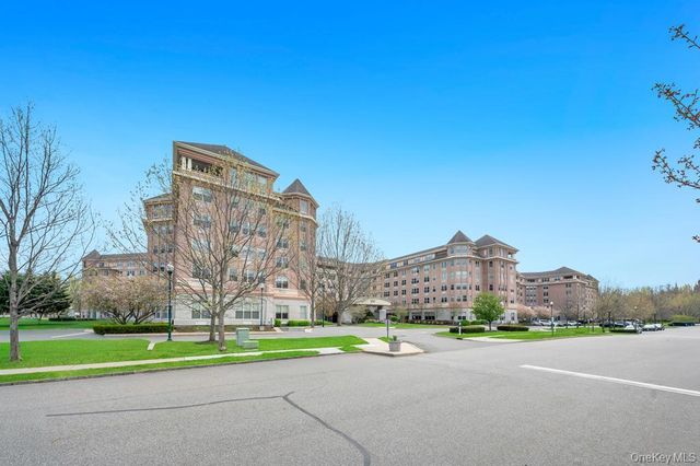 300 E Overlook 534, Port Washington, NY 11050