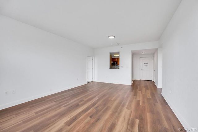 300 E Overlook 534, Port Washington, NY 11050