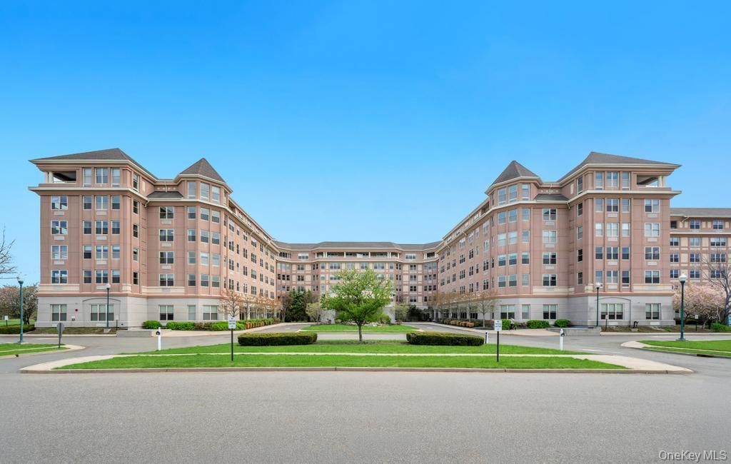 300 E Overlook 534, Port Washington, NY 11050