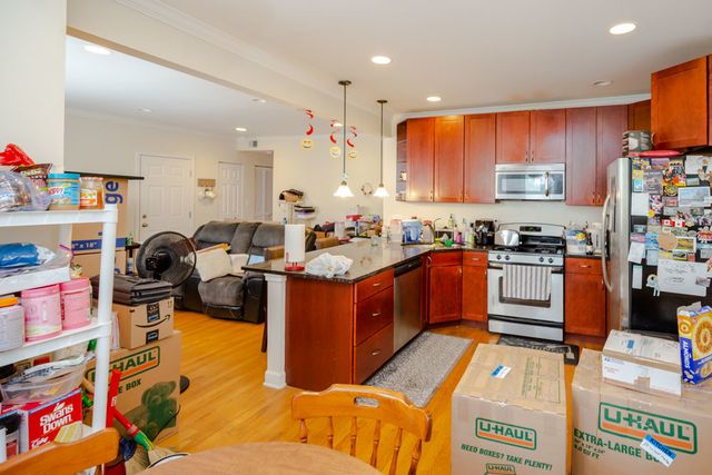 6301 N FRANCISCO Avenue 3, Chicago, IL 60659