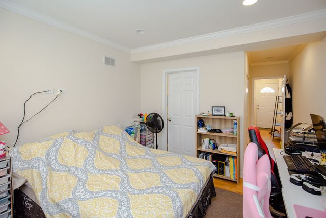 6301 N FRANCISCO Avenue 3, Chicago, IL 60659