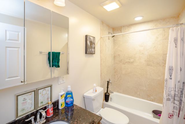 6301 N FRANCISCO Avenue 3, Chicago, IL 60659