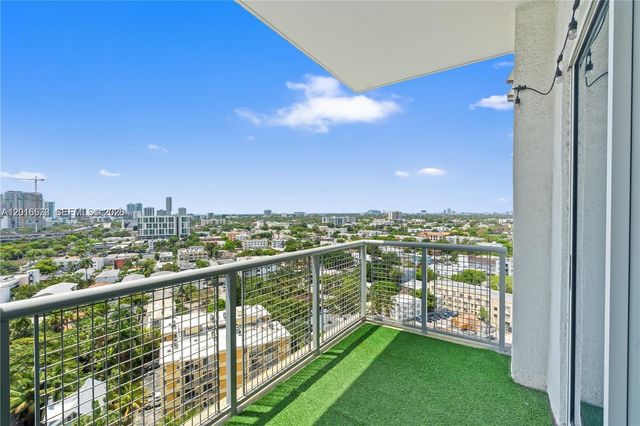 10 SW South River Dr 1504, Miami, FL 33130