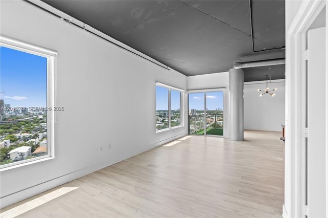 10 SW South River Dr 1504, Miami, FL 33130