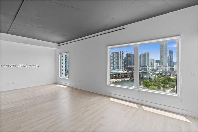10 SW South River Dr 1504, Miami, FL 33130