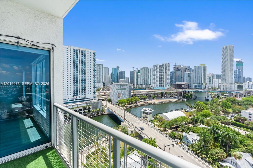 10 SW South River Dr 1504, Miami, FL 33130