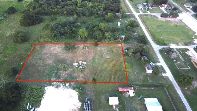 48 Saint Mary's Street, Hempstead, TX 77445