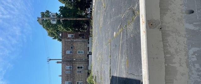 6045 W Cermak Road, Cicero, IL 60804