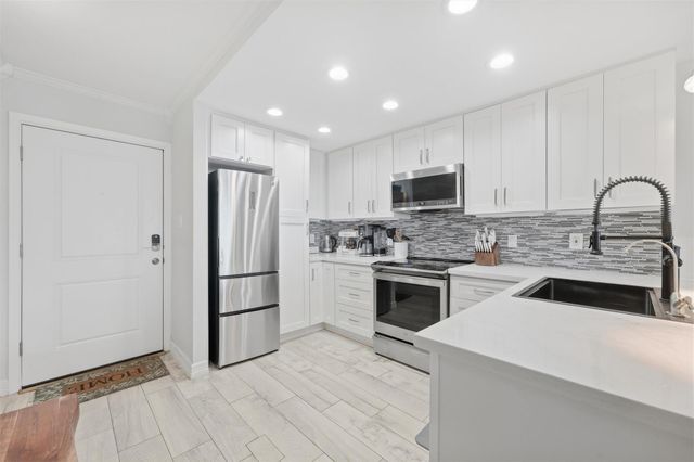 7310 Seawall Boulevard 1105, Galveston, TX 77551