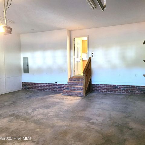 223 Longleaf Drive, West End, NC 27376