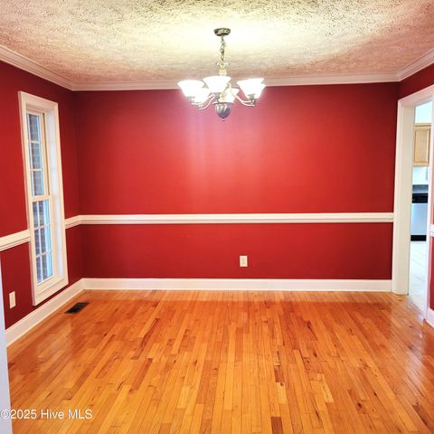 223 Longleaf Drive, West End, NC 27376