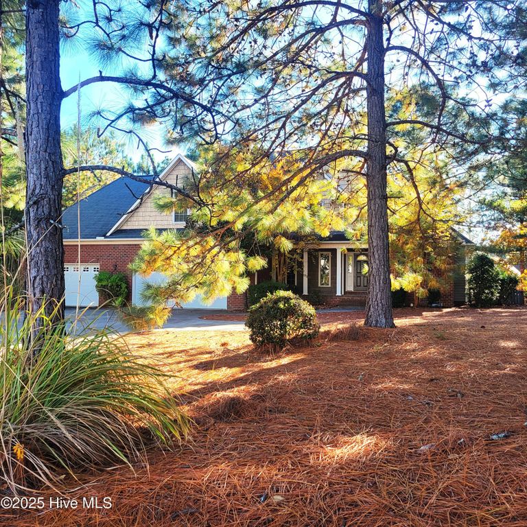 223 Longleaf Drive, West End, NC 27376