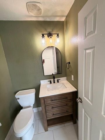 2602 Shark Circle, Texas City, TX 77591