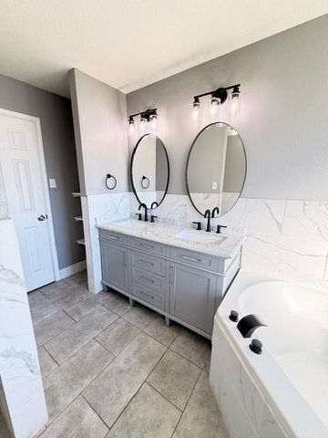 2602 Shark Circle, Texas City, TX 77591