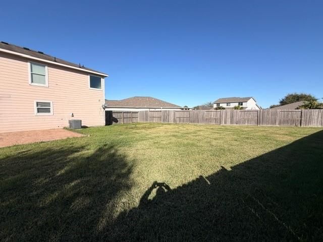 2602 Shark Circle, Texas City, TX 77591