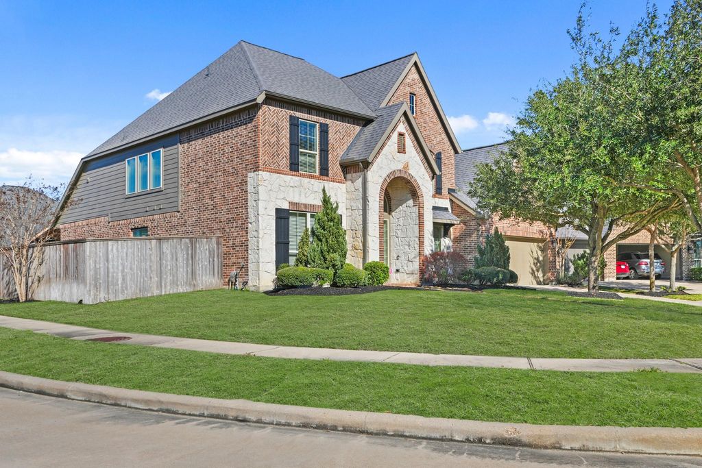 2523 Crossvine Drive, Katy, TX 77494