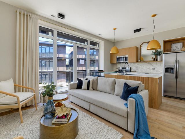 8308 CENTER Avenue 302, River Grove, IL 60171