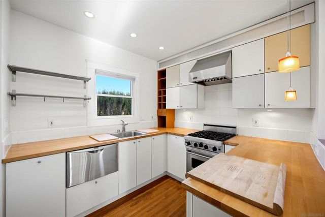 3719 Kite St, San Diego, CA 92103
