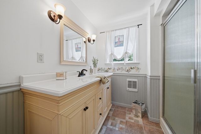 3 Linden Ave, Salem, MA 01970