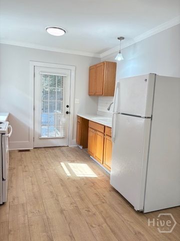 1709 Grove Street, Savannah, GA 31401