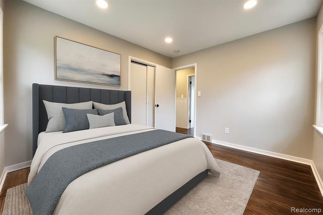 15705 Juliana Avenue, Eastpointe, MI 48021