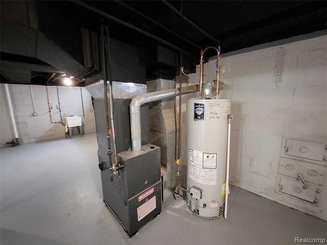 15705 Juliana Avenue, Eastpointe, MI 48021