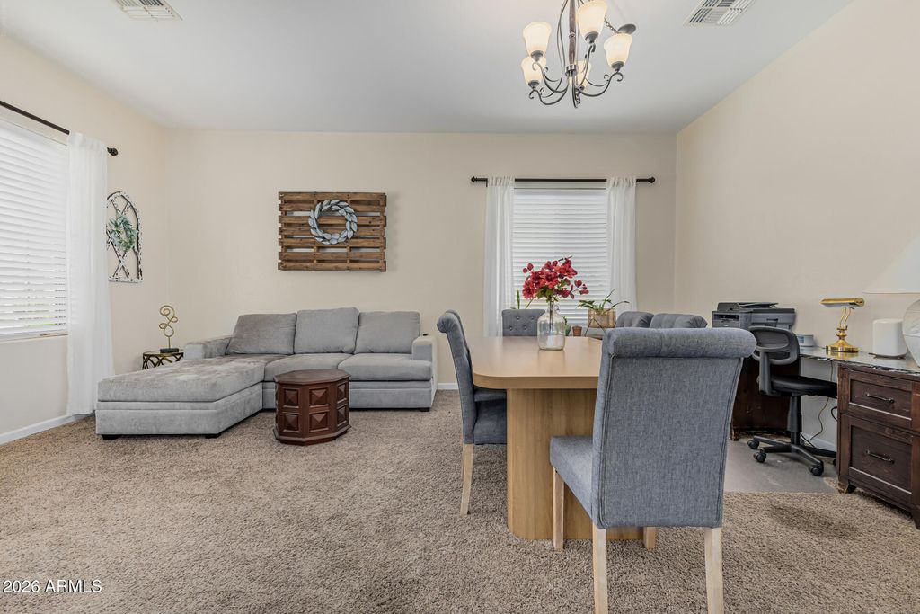 Image 17 of property listing at 2093 W GOLDMINE MOUNTAIN Drive, San Tan Valley, AZ 85144
