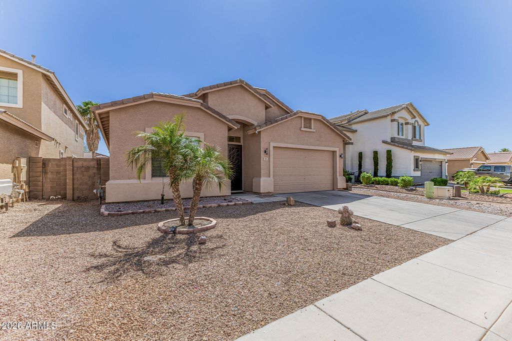 Image 2 of property listing at 2093 W GOLDMINE MOUNTAIN Drive, San Tan Valley, AZ 85144