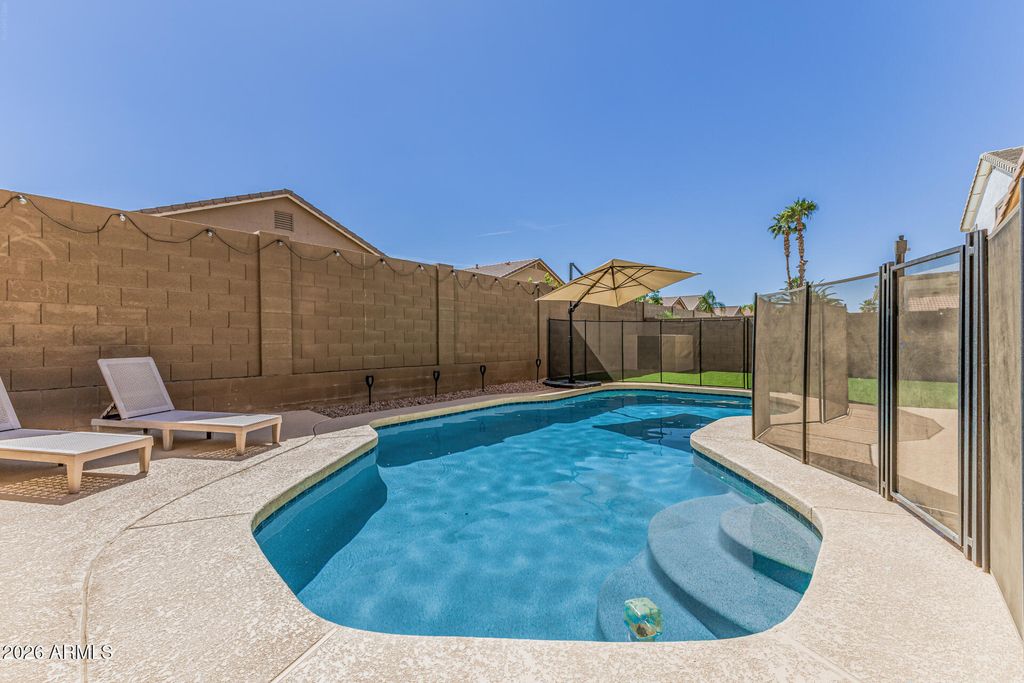 Image 4 of property listing at 2093 W GOLDMINE MOUNTAIN Drive, San Tan Valley, AZ 85144