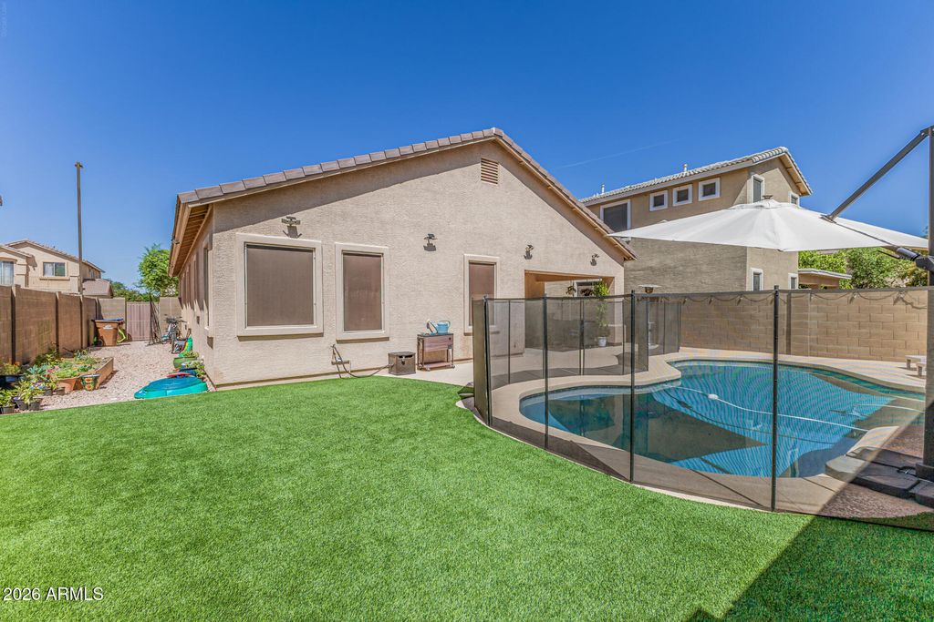 Image 6 of property listing at 2093 W GOLDMINE MOUNTAIN Drive, San Tan Valley, AZ 85144