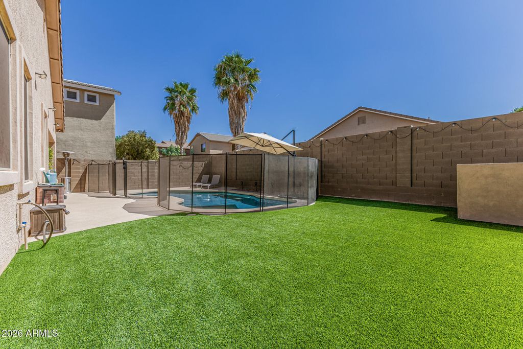 Image 7 of property listing at 2093 W GOLDMINE MOUNTAIN Drive, San Tan Valley, AZ 85144