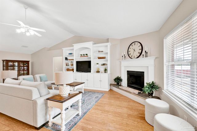 522 Shiloh Dr, Pensacola, FL 32503