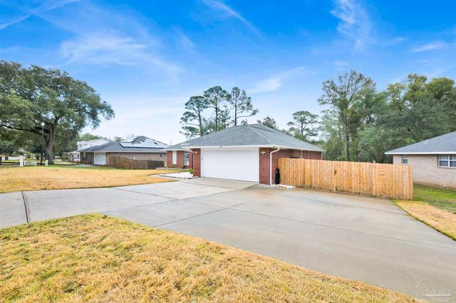 522 Shiloh Dr, Pensacola, FL 32503