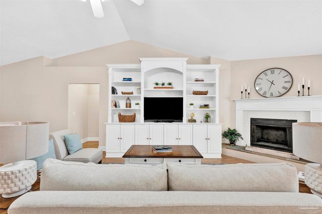 522 Shiloh Dr, Pensacola, FL 32503