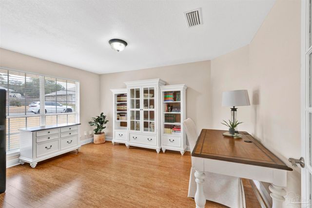 522 Shiloh Dr, Pensacola, FL 32503