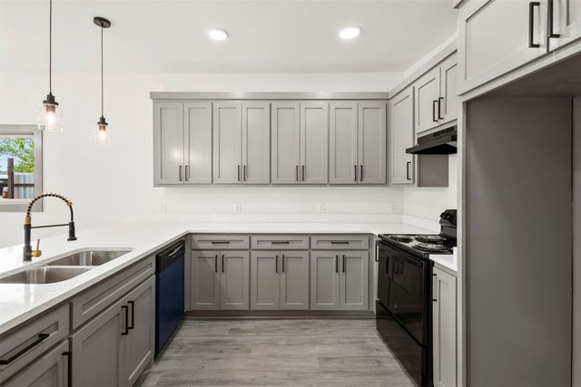 715 Ezekial Avenue, Dallas, TX 75217